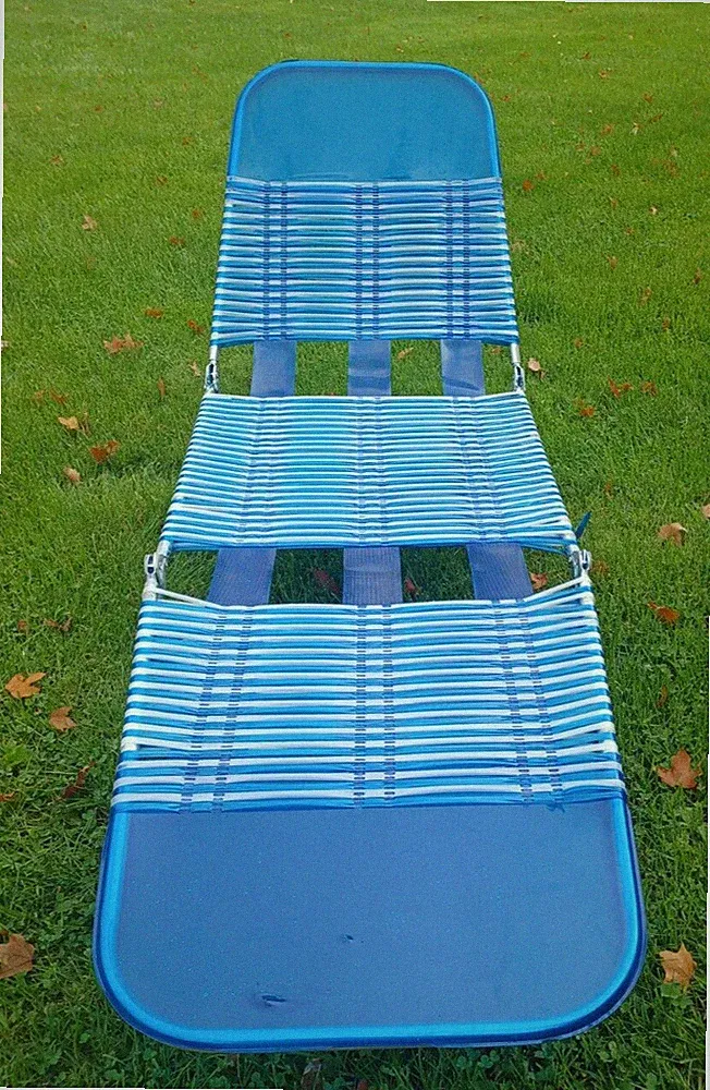 Vintage Blue Tri-Folding Lawn Lounge Chair Vinyl Tube Plastic